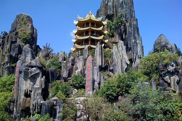 Marble Mountain and Hoi An City Evening Tour with Lantern Boat Ride