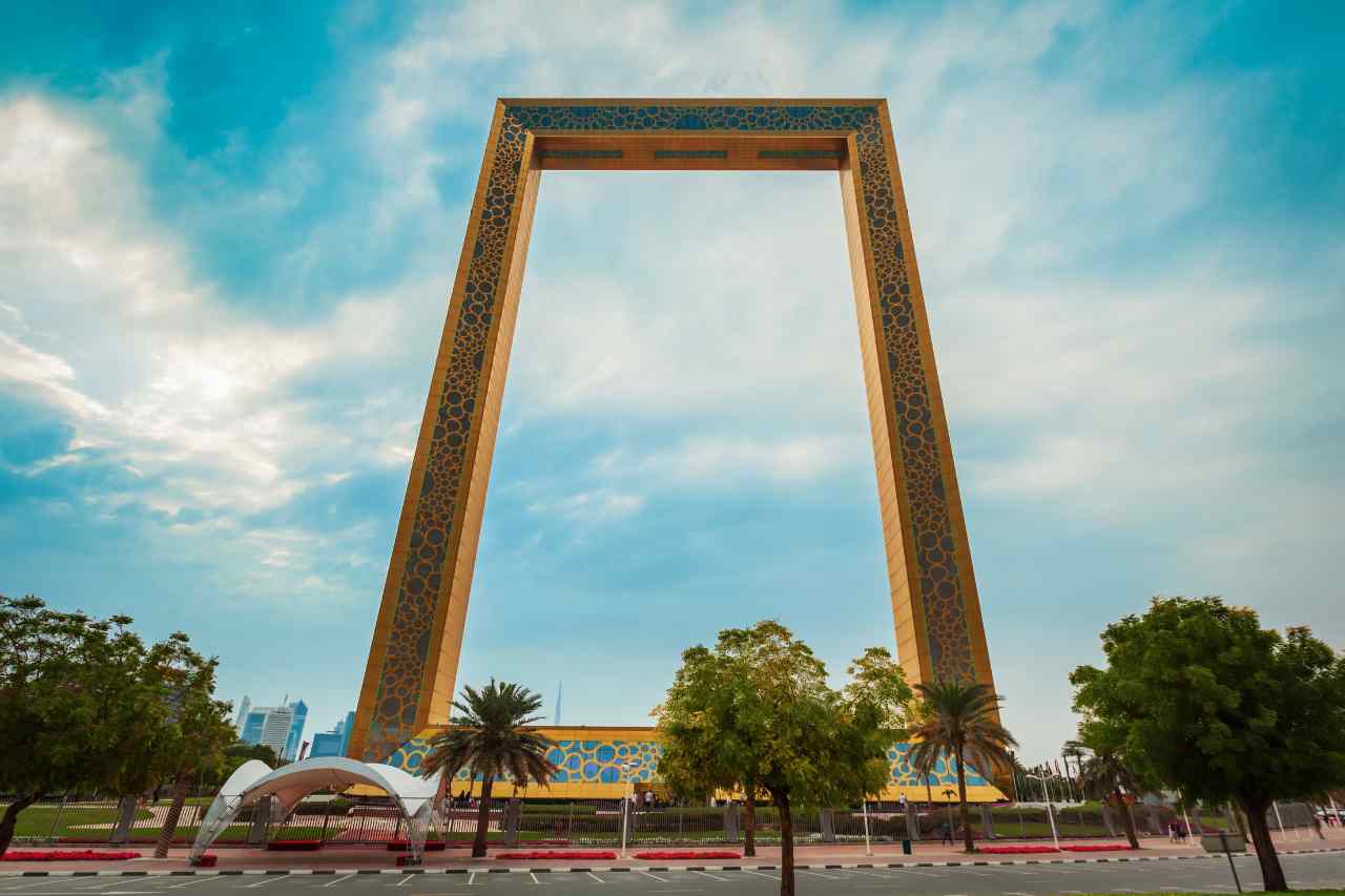 Dubai Trio With Dubai Frame
